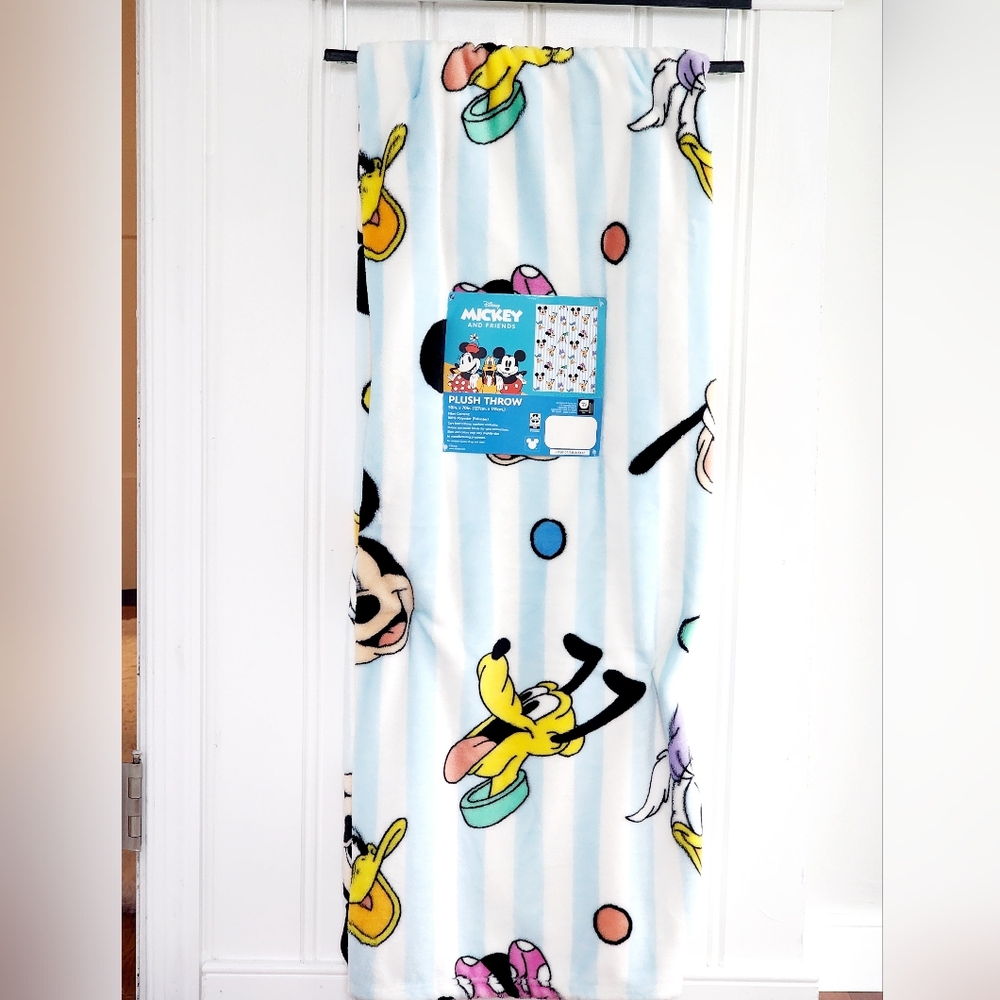 Disney mickey and friends Christmas plush throw blanket soft cute 50in x70in